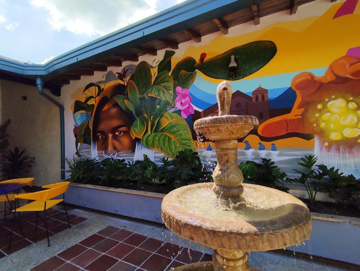 Trip Monkey Giron Hotel ภายนอก รูปภาพ