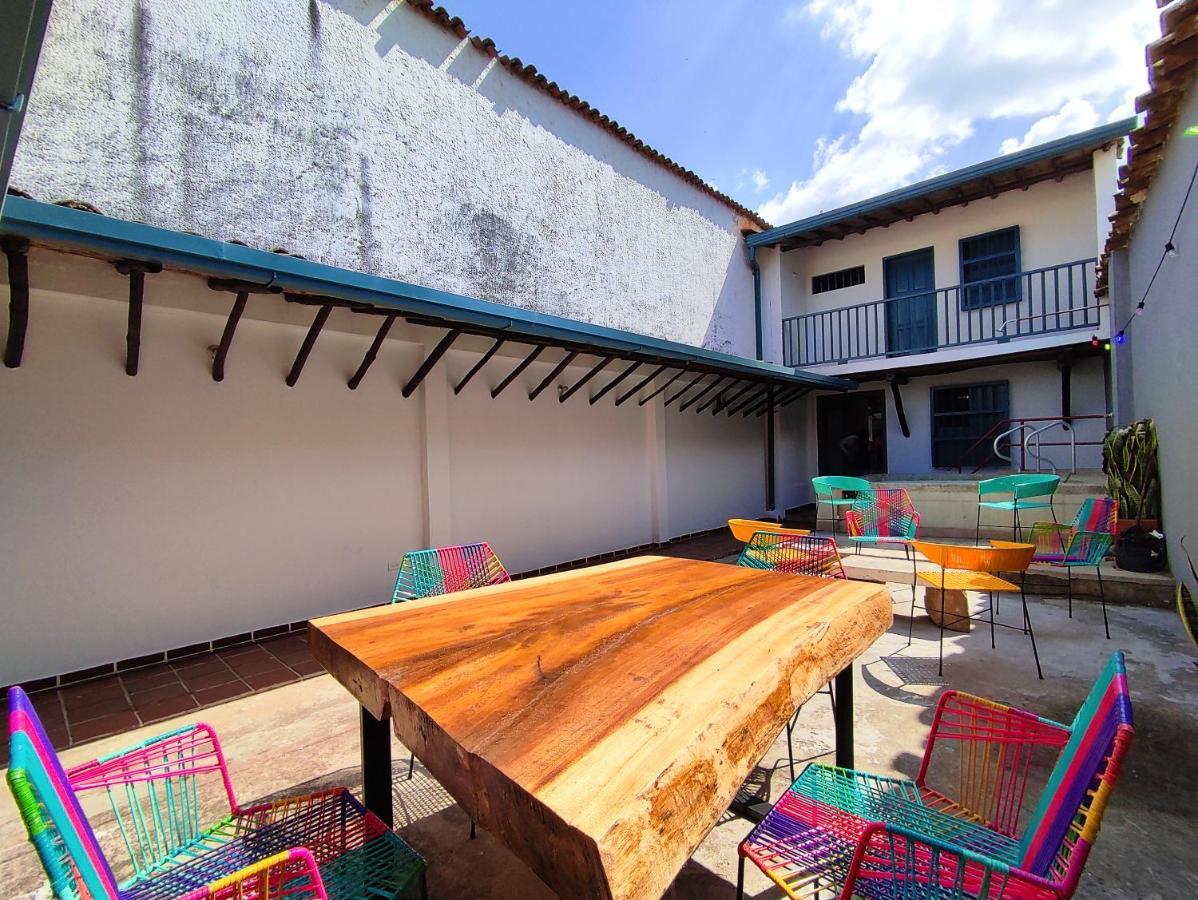 Trip Monkey Giron Hotel ภายนอก รูปภาพ
